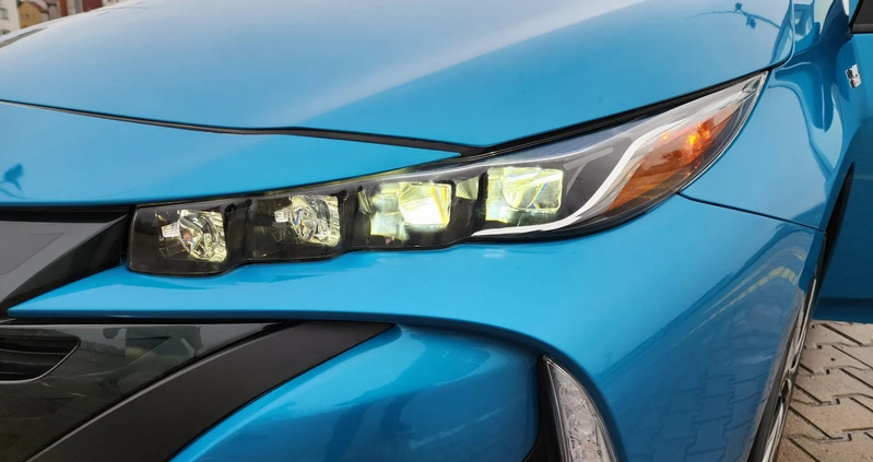 Toyota Prius cena 89700 przebieg: 6000, rok produkcji 2017 z Chorzele małe 667
